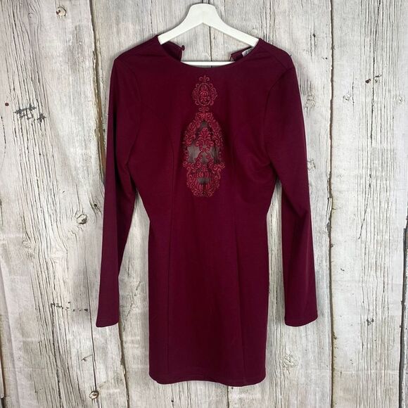 Tobi Skull Embroidered Long Sleeve Backless Sheath Dress Size Large - Picture 2 of 10